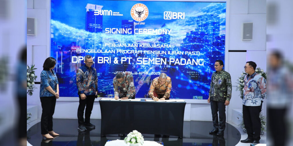 Semen Padang Percayakan Pengelolaan Program Pensiun Iuran Pasti ke DPLK BRI - bri 4 - www.indopos.co.id