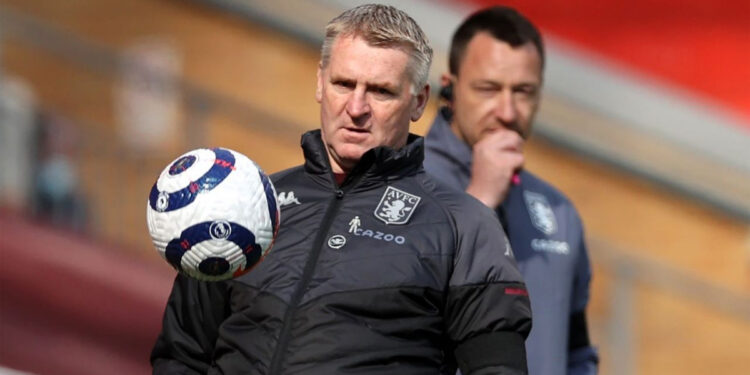 Dean Smith (kiri) ditunjuk sebagai pelatih Leicester City yang baru dan John Terry sebagai staf pelatih. (Sky Sports)