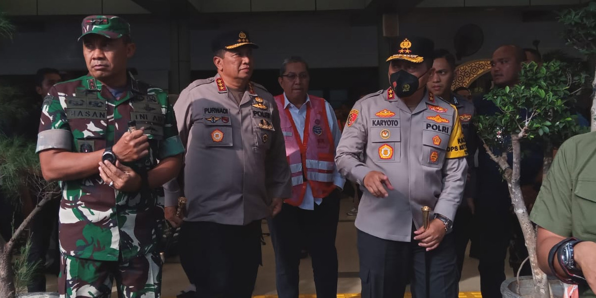 Aksi Koboi Jalanan, Pengendara Mobil Berpelat Polisi di Tol Diburu - kapolda metro - www.indopos.co.id