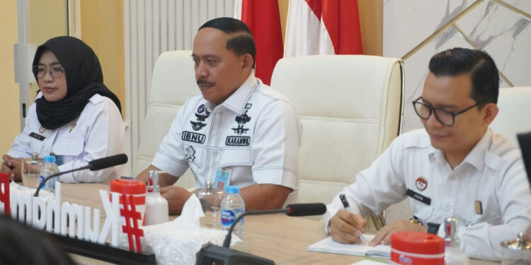 Kepala Kantor Wilayah Hukum dan HAM (Kanwilkumham) DKI Jakarta, Ibnu Chuldun (tengah). Foto: Humas Kanwilkumham DKI Jakarta
