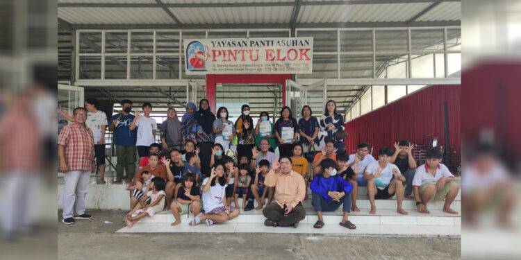Penyerahan 247 dokumen kependudukan anak-anak panti asuhan se-Tangsel kerja sama Dinas Dukcapil Kota Tangsel bersama Institut Kewarganegaraan Indonesia (IKI), Kamis (6/4/2023). Foto : IKI FOR INDOPOS.CO.ID