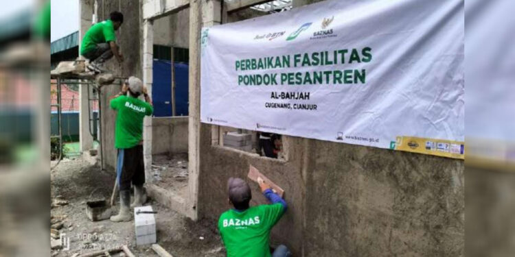 BAZNAS telah menyalurkan bantuan renovasi bagi 33 pondok pesantren yang rusak akibat gempa Cianjur. Foto: Humas BAZNAS