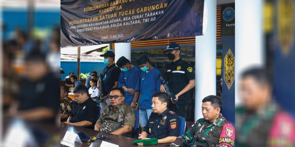 BNNP Kalimantan Utara-Bea Cukai Tarakan Musnahkan Sabu Hasil Penindakan - bc4 - www.indopos.co.id
