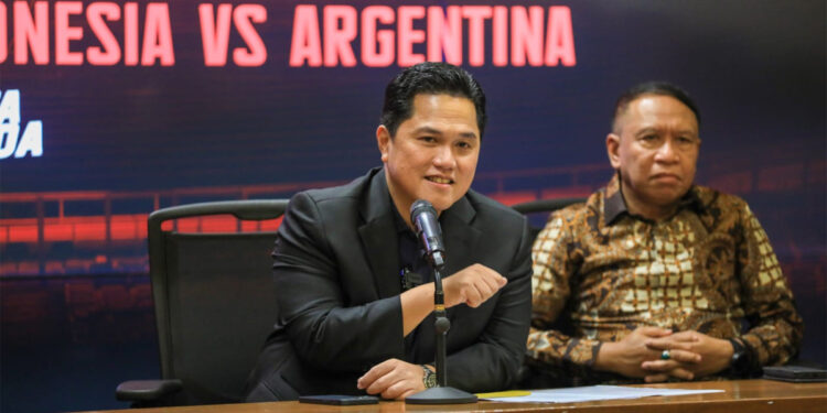 Ketua Umum PSSI Erick Thohir memberikan keterangan soal tiket laga timnas Indonesia vs Argentina. (YouTube PSSI)