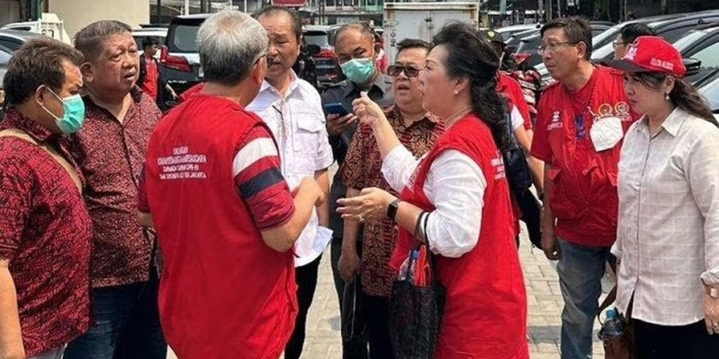 Kisruh Ruko Makan Jalan, Ketua RT: 2 Anggota DPR Diduga Provokasi Warga, Kita Laporkan ke PDIP - kisruh - www.indopos.co.id