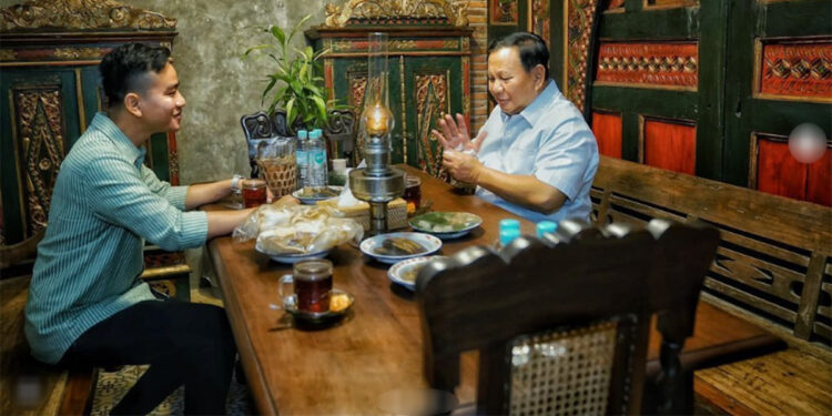 Wali Kota Solo Gibran Rakabuming Raka melakukan pertemuan dengan Menhan Prabowo Subianto. Foto: Instagram/@prabowo