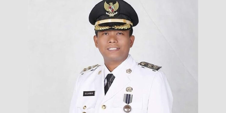 Wakil Bupati Rokan Hilir yang terciduk diduga sedang berbuat mesum di salah satu hotel mewah di Pekanbaru. (Istimewa)