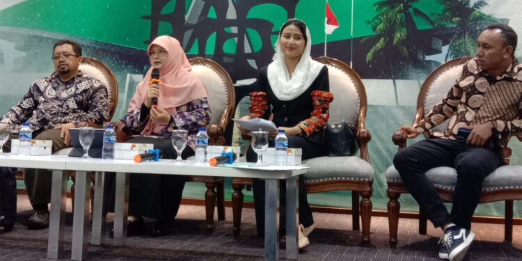 Anggota Komisi VII DPR RI Dyah Roro Esti Widya Putri (dua dari kanan). Foto: Nasuha/ INDOPOS.CO.ID