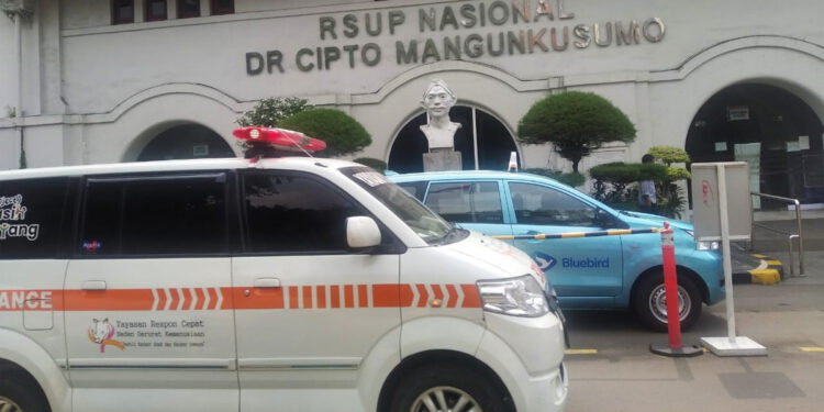 Rumah Sakit Umum Pusat Nasional (RSUPN) Dr. Cipto Mangunkusumo, Jalan Pangeran Diponegoro, Jakarta Pusat. Foto: Indopos.co.id/Dhika Alam Noor