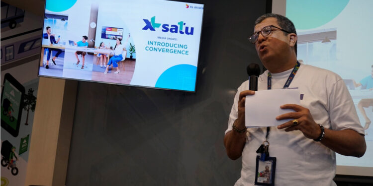 Chief Corporate Affairs XL Axiata, Marwan O. Baasir dalam acara media update memperkenalkan teknologi Fiber To The Room (FTTR) pada layanan konvergensi atau Fixed Mobile Convergence (FMX) XL SATU di Jakarta, Senin (17/7). Foto: XL Axiata