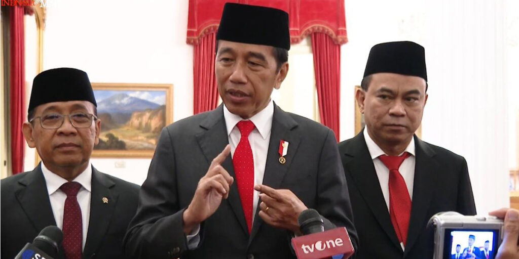 Usai Dilantik, Jokowi Minta Menkominfo dan Wamenkominfo Bekerja Cepat - jokowi menkominfo - www.indopos.co.id
