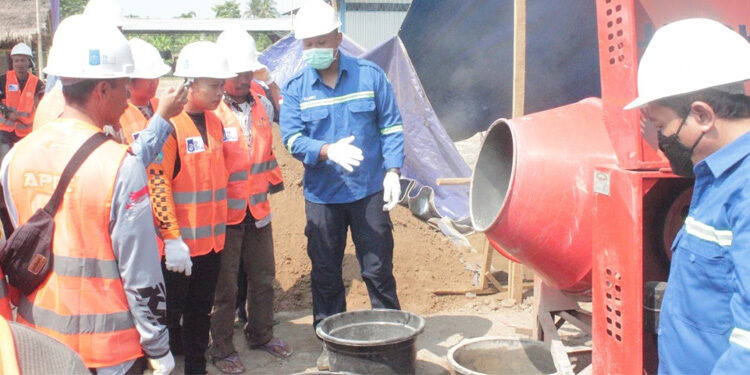PLN Nusantara Power menggandeng instansi pendidikan Institut Teknologi Sepuluh November (ITS) untuk mempersiapkan inovasi rumah tahan gempa yang berbahan baku limbah debu (Fly Ash Bottom Ash-FABA). Foto: PLN NP