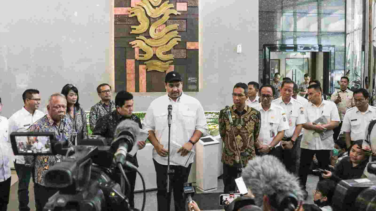 Jakpro Kebut Renovasi Rumput JIS - Www.indopos.co.id