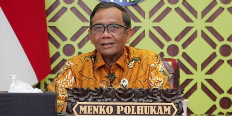 HUT Ke-78 RI, Mahfud MD: Para Pahlawan Bangun Indonesia Negara Maju - mahfud - www.indopos.co.id