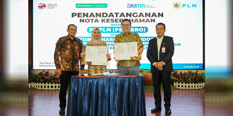 Utomo Charge+ mendukung upaya akselerasi mobilitas bersih di Indonesia melalui kerja sama strategis pengembangan infrastruktur SPKLU dengan PT PLN (Persero). Foto: Dok. Utomo Charge+