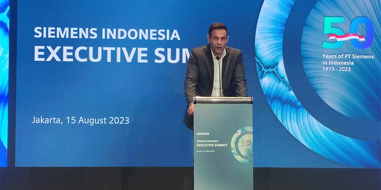 Presiden Direktur dan CEO PT Siemens Indonesia, Dr. Lamine Jendoubi, pada acara Siemens Indonesia Executive Summit, di Jakarta, Selasa (15/8/2023). Foto: Dokumen Siemens Indonesia