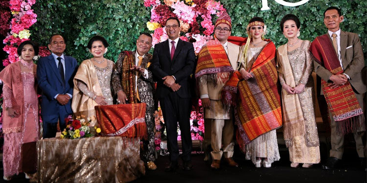 Anies Baswedan menghadiri pernikahan anak Hotman Paris di Jakarta, Sabtu (16/9/2023). Foto: Istimewa