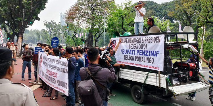 Kemendagri Prioritaskan Penanganan Kasus Dugaan Asusila Bupati Gorontalo - demo - www.indopos.co.id