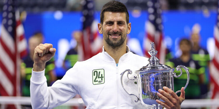 Novak Djokovic mengalahkan Daniil Medvedev untuk memenangkan US Open keempat dan menyamai rekor Grand Slam ke-24. Foto: Sky Sports