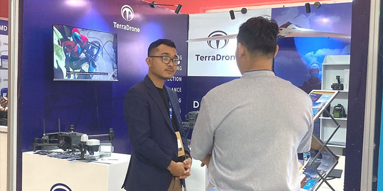 Terra Drone Indonesia, perusahaan penyedia jasa dan teknologi drone industri, berpartisipasi di pameran industri terbesar 2023 yakni GIFA Indonesia 2023, yang merupakan bagian dari rangkaian Indonesia Energy & Engineering (IEE) Series EXPO yang diselenggarakan oleh Pamerindo. Foto: Ist