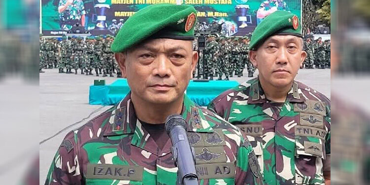 Pangdam XVII/Cenderawasih, Mayjen TNI Izak Pangemanan. Foto: Dokumen Puspen TNI