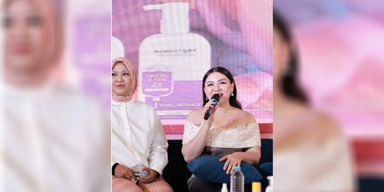 Vicky Shu kini baru saja mengenalkan usaha produk kecantikannya di Event Beauty Samarinda.