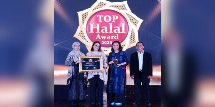 Top-Halal-Award-Wall's