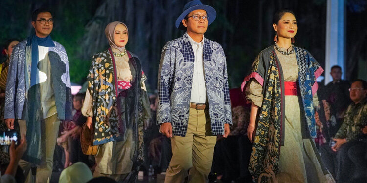 Istana Negara menyelenggarakan perhelatan Istana Berbatik sebagai wujud pelestarian identitas budaya Nusantara guna memperingati Hari Batik Nasional yang jatuh pada 2 Oktober 2023. Foto: Humas BRI