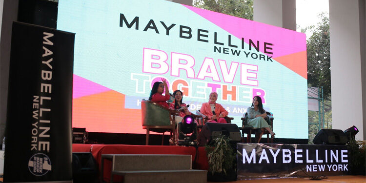 Peringati Hari Kesehatan Mental Dunia, Maybelline New York menghadirkan pelatihan yang diberi nama "Brave Talk: Yuk Berani Bersama Menjadi Teman Cerita." Foto: Dok. Maybelline