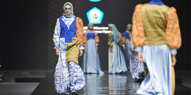 Ajang Jakarta Muslim Fashion Week (JMFW) 2024 di Indonesia Convention Exhibition (ICE) BSD Tangerang, Provinsi Banten, Sabtu (21/10/2023). Foto: Kemendikbudristek untuk INDOPOSCO