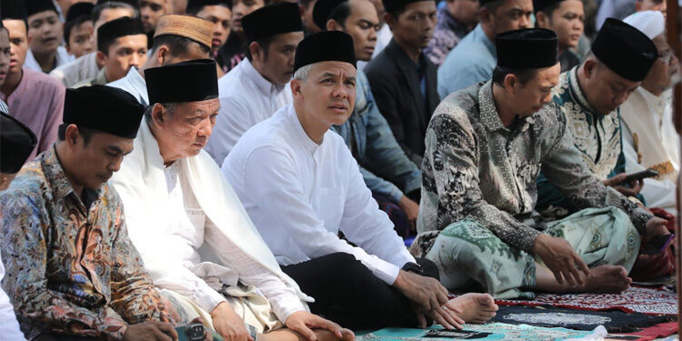 Ganjar Pranowo melakukan silaturahmi dengan pimpinan dan pengurus Ponpes se-Kabupaten Cianjur. Foto: Istimewa