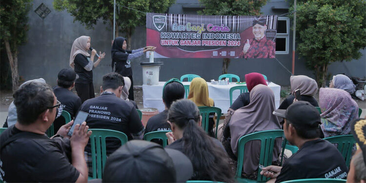 Kowarteg Indonesia menggelar edukasi tentang mencuci tangan yang benar. Foto: Dok. Relawan Ganjar