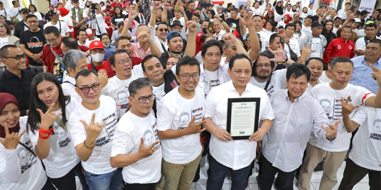 Gerakan Aktivis 98 mendeklarasikan dukungan untuk Ganjar Pranowo menjadi Presiden periode 2024-2029 di Gedung Joang 45 Jakarta Pusat, Selasa (17/10/2023). Foto: Dok. Relawan Ganjar