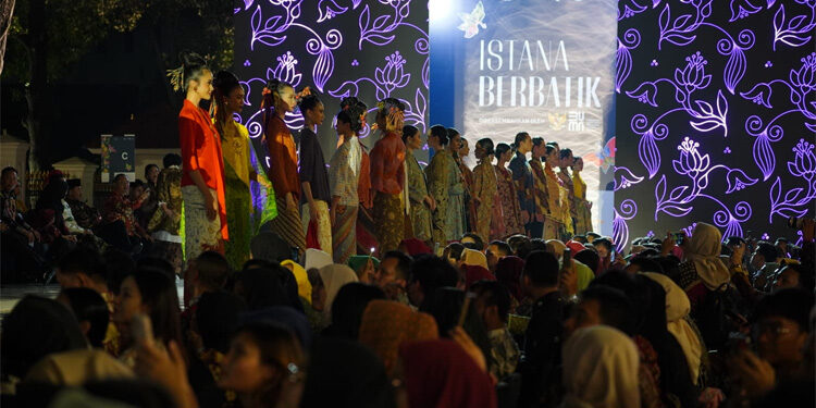 BRI turut berperan aktif dalam mendukung kegiatan Istana Berbatik yang digelar pada Minggu (1/10) di Kawasan Istana Merdeka, Jakarta. Foto: Dok. BRI