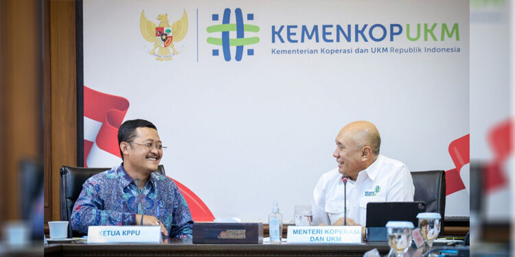 MenKopUKM Teten Masduki saat menerima audiensi KPPU di Kantor KemenKopUKM, Jakarta, Kamis (6/10). Foto: Dok. KemenKopUKM