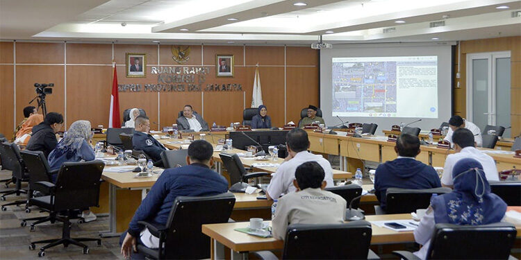 Rapat kerja DPRD dan Pemprov DKI Jakarta. Foto: Setwan DPRD DKI Jakarta