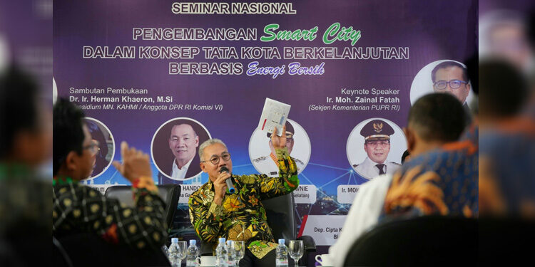 Direktur Utama PT Perusahaan Gas Negara Tbk atau PGN Arief Setiawan Handoko, dalam forum diskusi publik di Jakarta, Rabu (8/11/2023). Foto: PGN