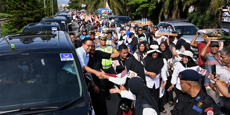 Puluhan Ribu Massa Menyambut Kedatangan Bakal Calon Presiden Anies Baswedan di Bandara Kualanamu, Deli Serdang, Sumut, Kamis (2/11/2023). (Istimewa)