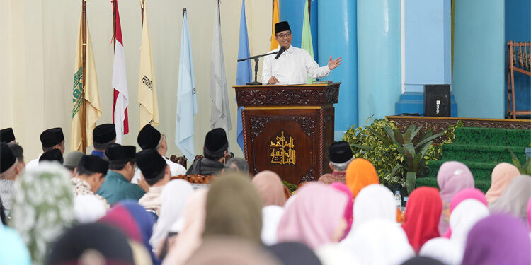 Bakal Calon Presiden Anies Baswedan menghadiri acara satu abad Perguruan Diniyyah Putri, Padang Panjang, Kamis (2/11/2023). (Istimewa)