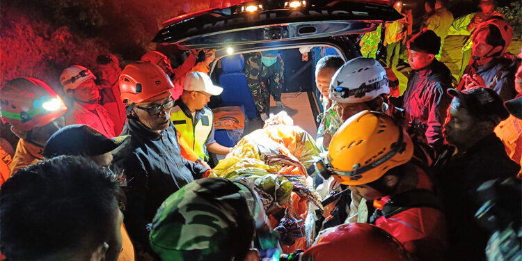 Kecelakaan dua pesawat EMB-314 Super Tucano terjadi di Kabupaten Pasuruan, Jawa Timur menelan korban jiwa. Foto: Dok TNI AU