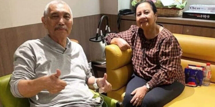 Menko Marves Luhut Binsar Panjaitan ditemani istrinya sedang dalam proses pemulihan di Singapura. (Instagram/@luhut.pandjaitan)