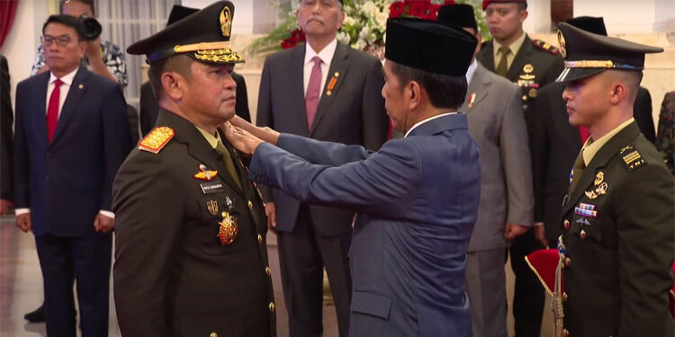 Pelantikan Jenderal TNI Maruli Simanjuntak sebagai Kepala Staf Angkatan Darat (KSAD) di Istana Negara, Jakarta Pusat. (Dok Setkab)
