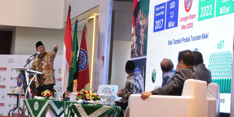 Menteri Pertahanan yang juga Calon Presiden Prabowo Subianyo dalam acara Dialog Publik Muhammadiyah di Universitas Muhammadiyah Surabaya, Jawa Timur, Jumat (24/11/2023). Foto : TKN