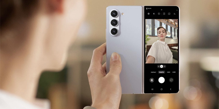 Samsung Galaxy Z Fold5: Kamera lebih baik untuk foto dengan cahaya redup dan perekaman video 4K di layar sampul