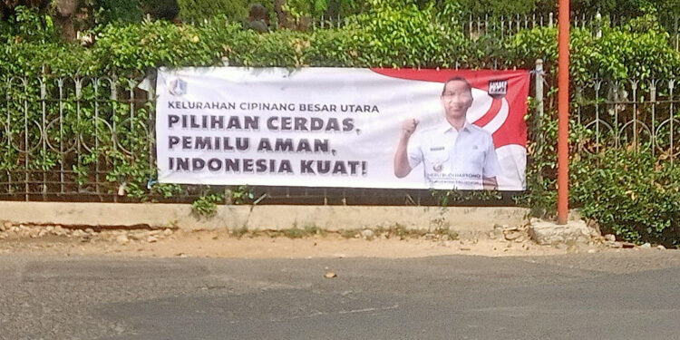 Spanduk Pemilu Damai Pj Gubernur DKI Jakarta, Heru Budi Hartono. Foto: Istimewa