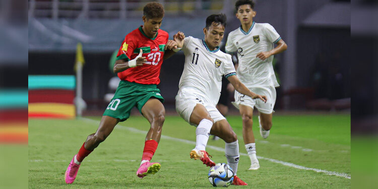 Timnas Indonesia U-17 saat melawan timnas Maroko U-17 dalam lanjutan laga penyisihan Grup A Piala Dunia U-17 di Stadion Gelora Bung Tomo, Surabaya. Foto: Dok PSSI