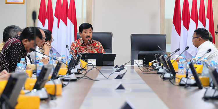 Menteri ATR/Kepala BPN, Hadi Tjahjanto memimpin Rapat Evaluasi Kinerja di Kantor Kementerian ATR/BPN, Rabu (13/12/2023). Foto: Dok. Kementerian ATR/BPN