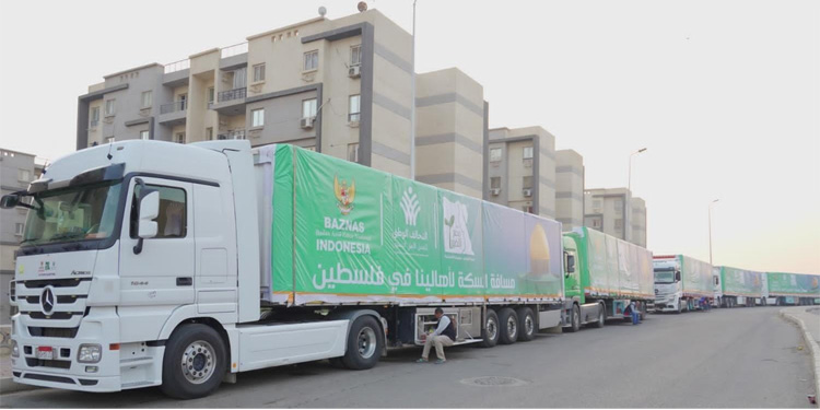BAZNAS RI bekerja sama dengan Misr Al-Kheir mengirimkan 12 truk kontainer bantuan kemanusiaan ke Palestina. Foto: Dok. BAZNAS