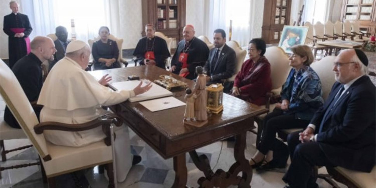 Bertemu Paus Fransiskus di Vatikan, Ketua DPR RI Bicara Soal Toleransi hingga Perdamaian Dunia - dpr 2 - www.indopos.co.id
