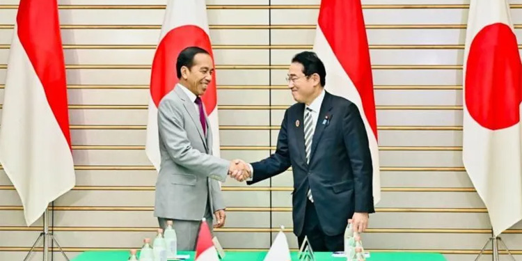 Presiden Jokowi bertemu dengan Perdana Menteri (PM) Jepang Fumio Kishida di Tokyo, Jepang, Sabtu (16/12/2023). Foto : Biro Pers Sekretariat Presiden